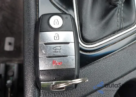 2018 Kia Niro Touring z USA, uszkodzony, nr VIN KNDCE3LC7J5114068